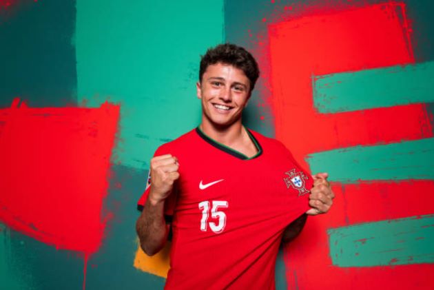 Neves được Liverpool theo đuổi sát sao.